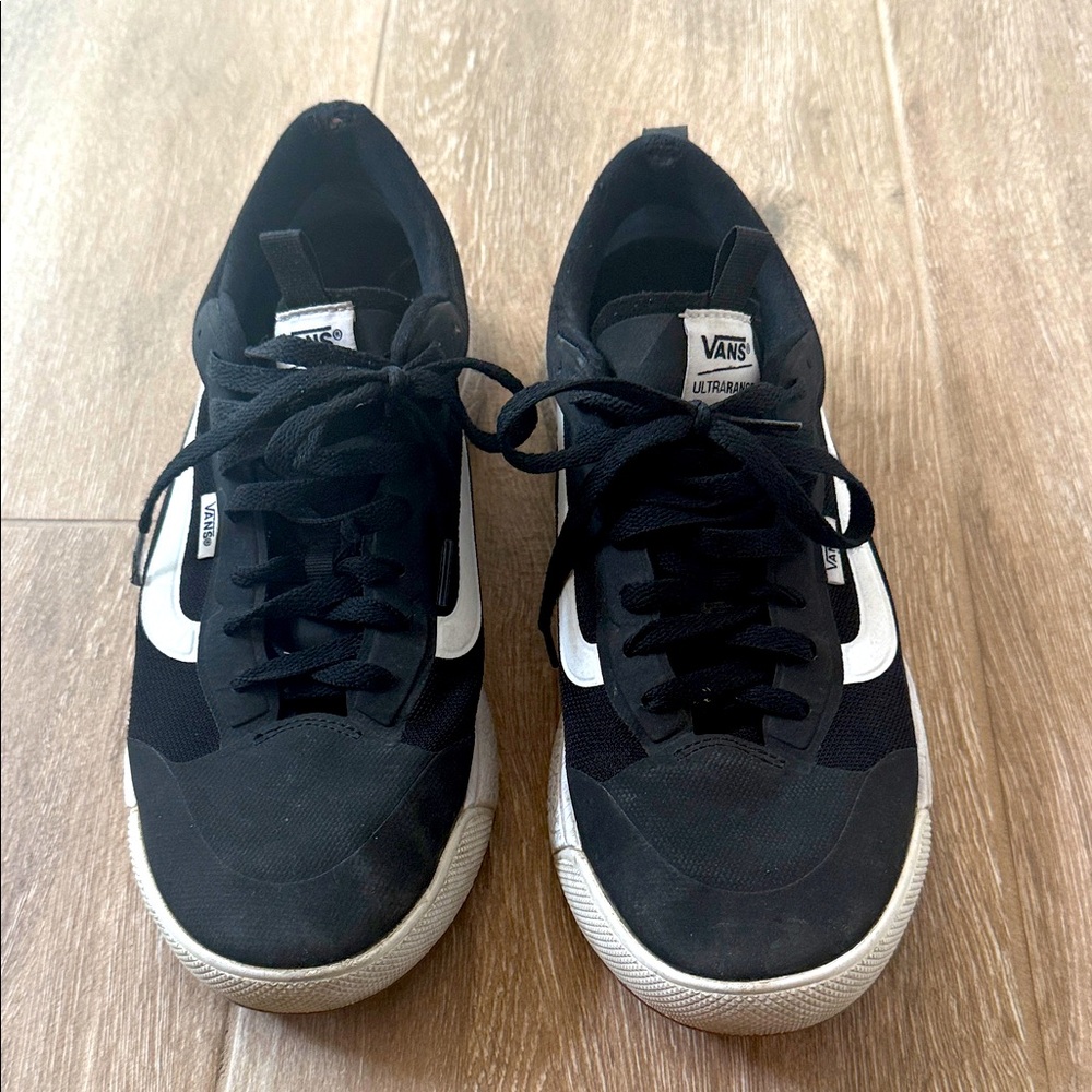 Vans Men's Black and White Sneakers ultra range